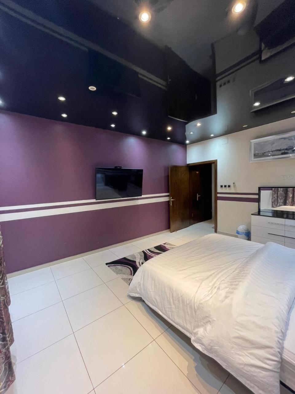 Deluxe Furnished Apartment *